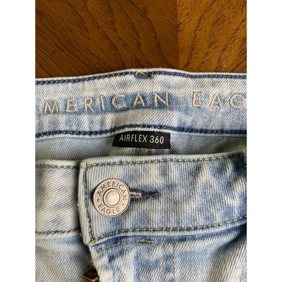 American Eagle Jeans Mens 36x32 Light Wash Blue Slim Straight Distressed Denim - Picture 3 of 8